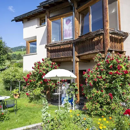Appartement Chasa Ulrica *